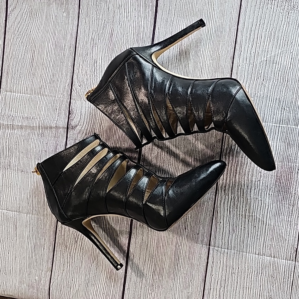 Michael Kors sz 7 black bootie stilettos w/cutouts